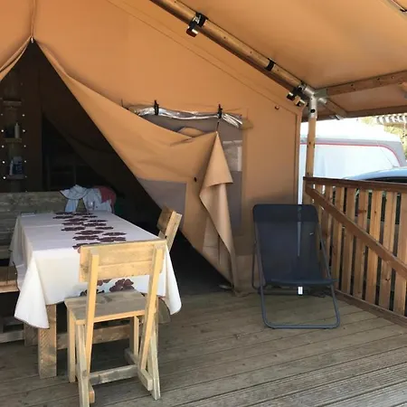 Campingplatz Oh! - Le Clos Du Rhone 4*